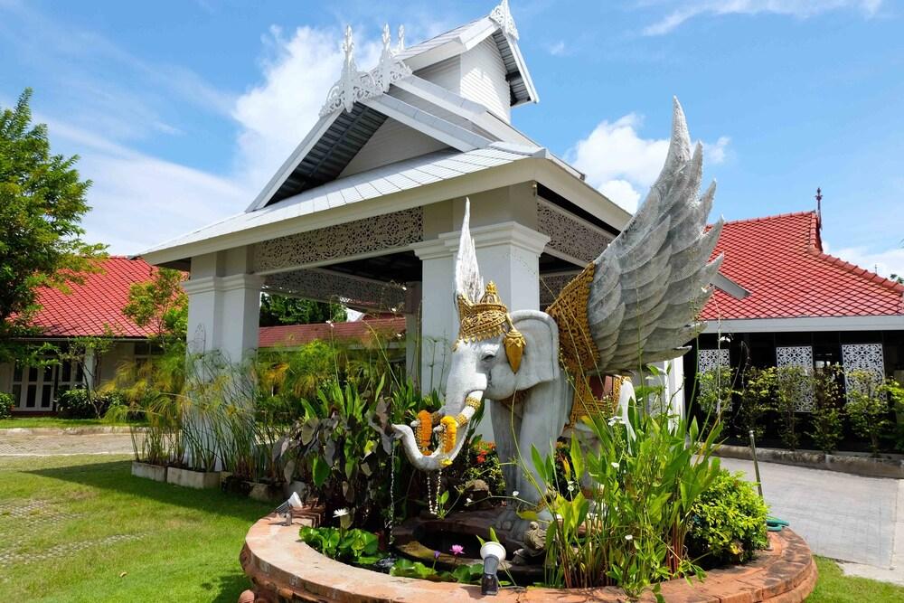 Karinthip Village Chiang Mai Exteriör bild